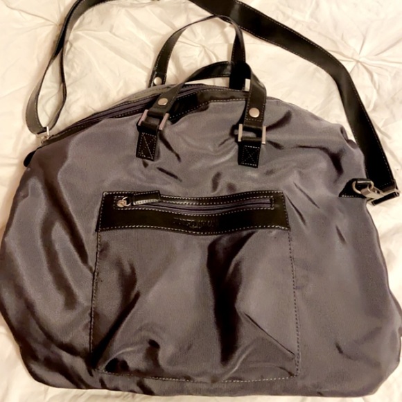 Mens (unisex) messenger or duffle bag in gray! Great condition. - Picture 1 of 5